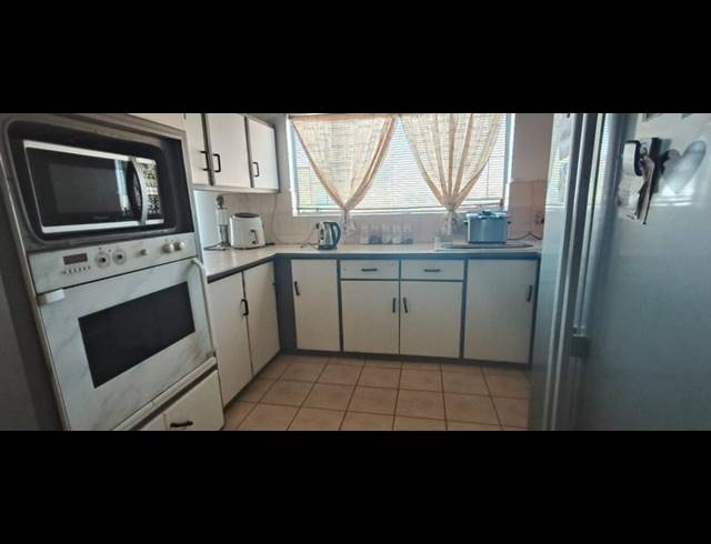 2 BEDROOM HOUSE FOR SALE IN MOUNTAIN VIEW